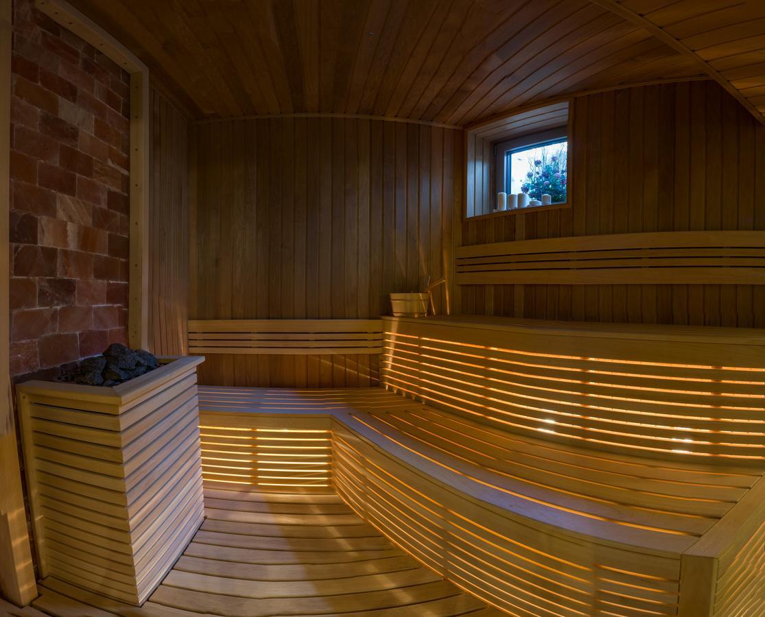 Hotel & Relax Zone Cattleya Krusjuna Exteriör bild